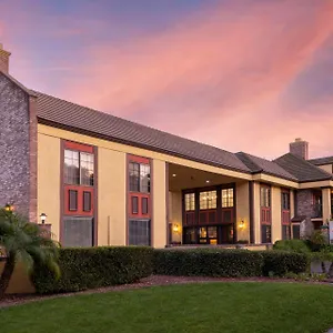 https://best-western-plus-raffles-inn-suites.topanaheimhotels.com